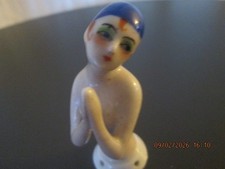 ANCIENNE DEMI FIGURINE POUPEE
