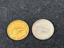 b 2 PINS PIN ENAMEL CAR AUTO AUTOMOBILE CASTELET PIN'S CLUB DORE ET ARGENT