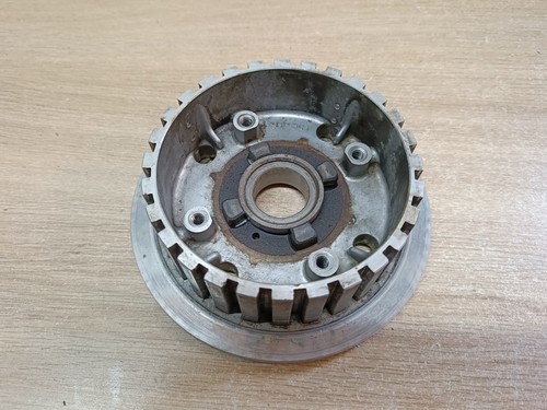Une noix embrayage moto - noix, d