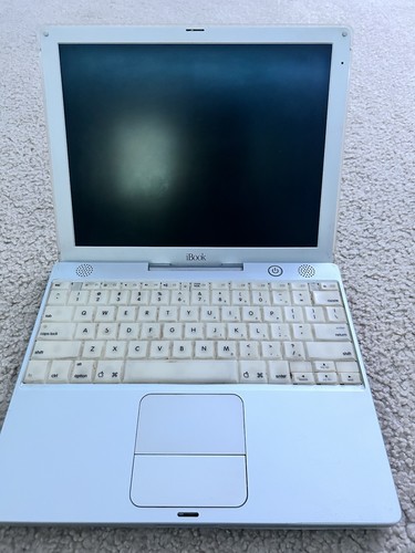 White apple ibook - g3, powerpc