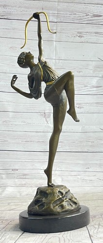 Large vintage sculpture - large,