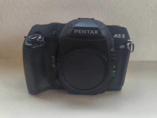 Pentax black slr 35mm - mz-s,