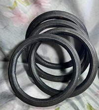 4 pneus anciens en caoutchouc pour poussette ou landau de poupée ou enfant