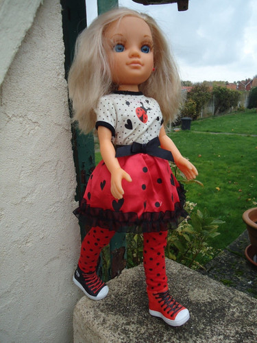 Poupee nancy famosa nouvelle - poupee,