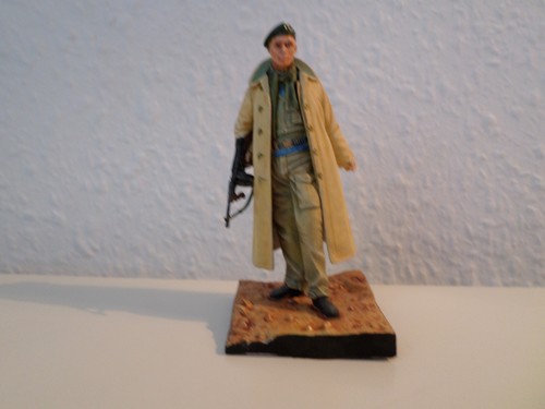 Figurine 70mm monté et - 70mm,