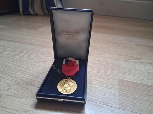 Médaille travail - du,