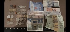Lot de billets et pièces de monnaies étrangères / Asie Europe USA Afrique….