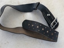 Ceinturon militaire en cuir à identifier