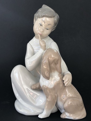 Sublime statue figurine - statue,
