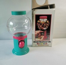Distributeur De Bonbons Et