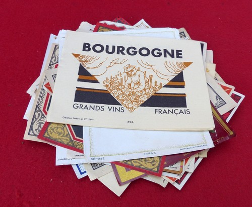 Vin lot 43 etiquettes - ,
