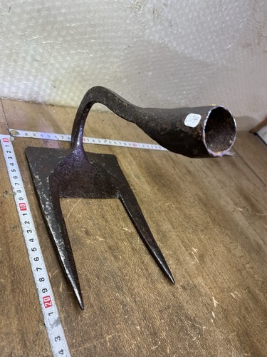 Houe forgée 19e outil ancien - houe,