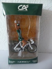 coureur cycliste NOREV pour le crédit agricole en boite diorama tour de france