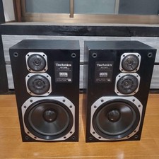 Paire d'enceintes stéréo 3 voies Technics SB-CD450 testées sur étagère