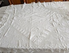 Linge ancien Nappe fait main broderie crochet 116 x 114 cm  Très bon état