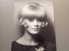 GENEVIÈVE GRAD   - Photo de presse originale 18x24cm