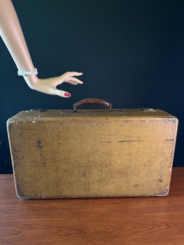 Vintage 1930s brown suitcase