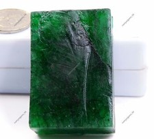 Pierre précieuse énorme en