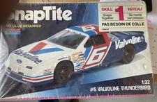 # 6 Valvoline  Thunderbird 1/32 Monogram Snap Tite , kit neuf ,boite usagée