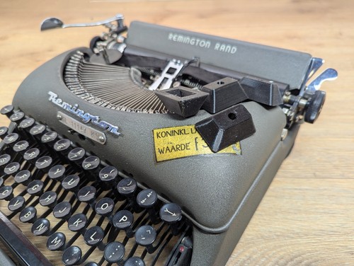 Remington deluxe model - model, 5