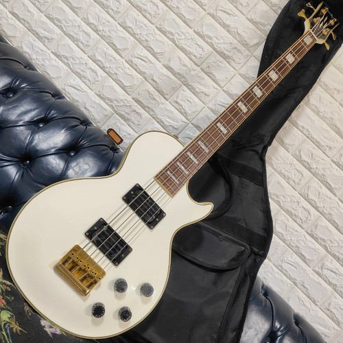 Guitare basse électrique