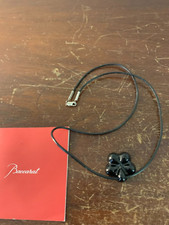 Pendentif collier fleur Lili noir en cristal de Baccarat