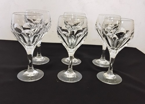 Verres vin en - a, cristal
