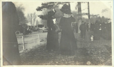 Femmes 1900 avec leurs