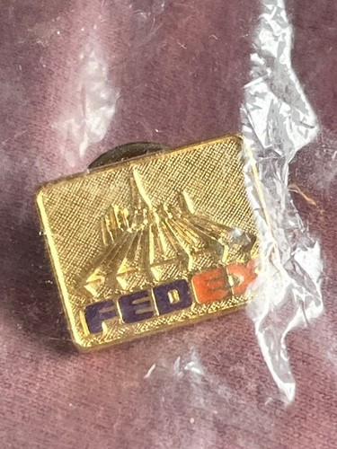 Article fedex disney pbadge - fedex,