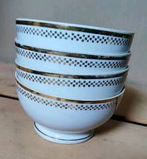 4 Bols Anciens En Porcelaine