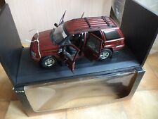 AUTOart 1/18 jeep cherokee Bordeaux