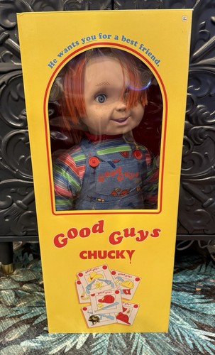 Life size chucky doll good - life,