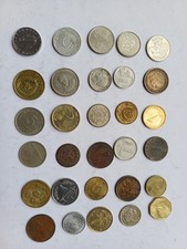  Foire A 10 Euros lot de pièces de monnaie Etrangeres  Lot 10