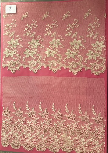 Dentelle ancienne sur - dentelle,
