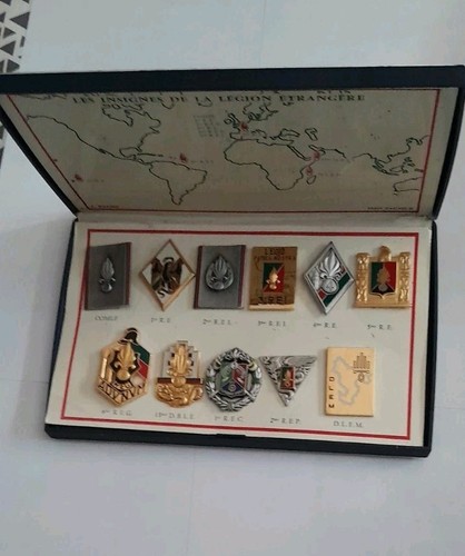 Lot coffret insignes - lot, légion