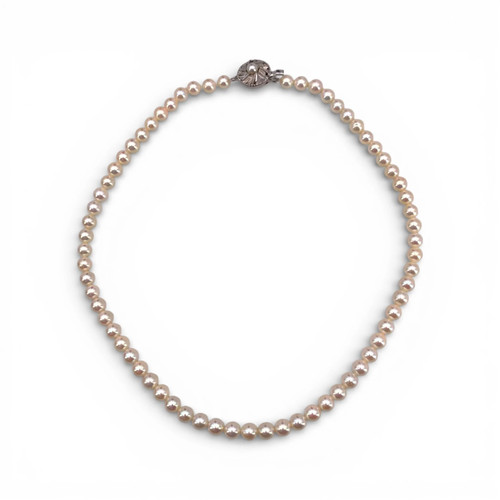 Collier avec perles rondes