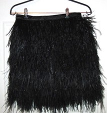 JUPE CAROLL 100 % PLUMES AUTRUCHE -  NEUVE - PRIX SACRIFIE 