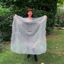 Grand Châle Gris argent tricoté à la main/ Cadeau femme/ Chale russe d Orenbourg