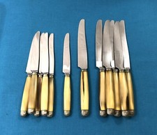 6 + 6 couteaux manches corne