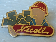 pin's pins badge. bricolage Nicoll tube PVC Tab1