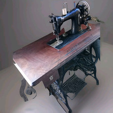 Ancienne machine à coudre Original Victoria Fabrication Anglaise . Bon état 