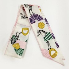 Foulard Hermès garde robe