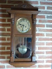 ANCIENNE PENDULE MURALE EN