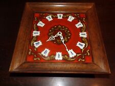 Pendule vintage sur faïence (