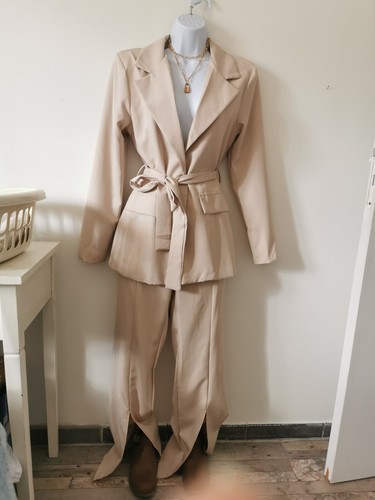Ensemble tailleur femme beige
