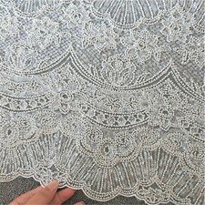 De Luxe Lourd Perlé Costume