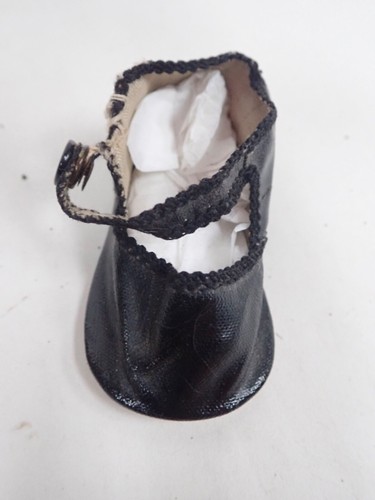 Ancienne chaussure poupée - de,