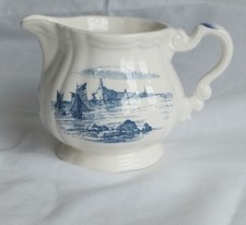 POT A LAIT FAIENCE DE