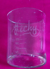 SUPERBE ancien VERRE DE CURISTE CURE base  ovale, gravé  gradué VICHY 1930 1940