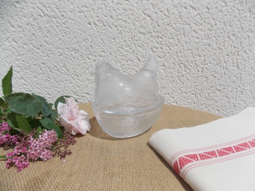 Ancienne petite poule verre - en,